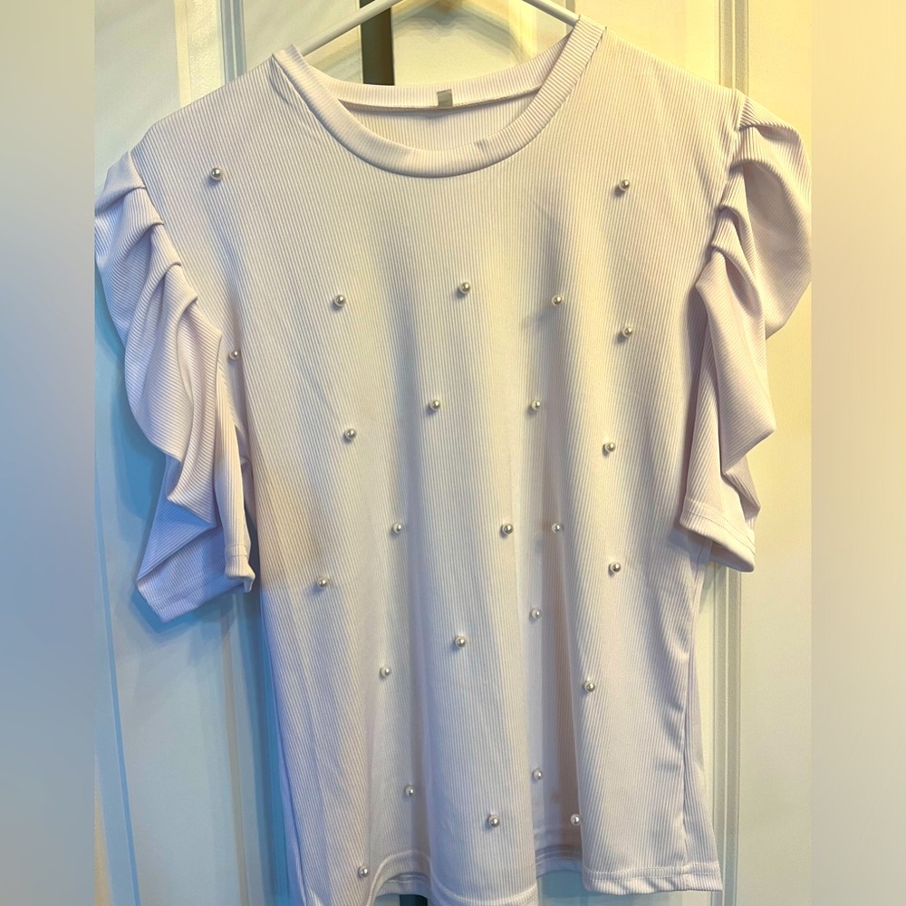 White ribbed puffed sleeves top with pearl studs size small